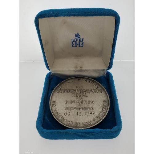 UNB - New Brunswick Lieutenant Gov. Named Medal R.L. REARDON OCT.19,1986 - by Henry Birks - in Original Birks Box